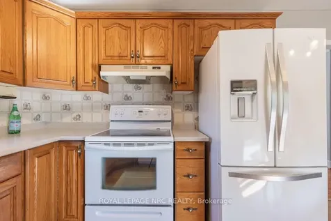 10 Ridgeview Avenue St. Catharines ON L2M 6B3