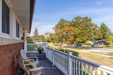 10 Ridgeview Avenue St. Catharines ON L2M 6B3