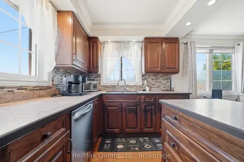 20 Ferry Street Quinte West ON K8V 1S2