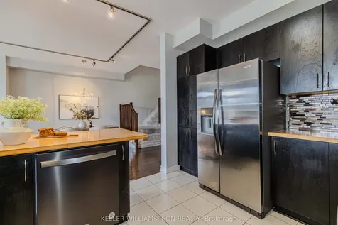 905 Whiteford Way Kanata ON K2M 0C9