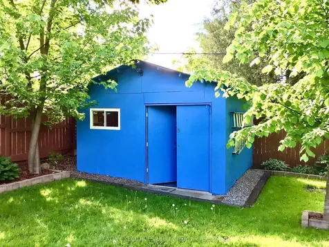977 Brookes Street North Bay ON P1B 2N7