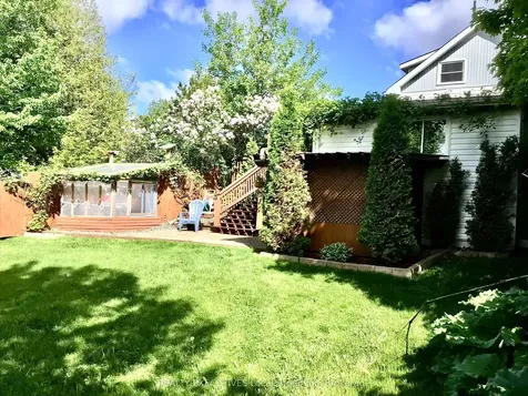 977 Brookes Street North Bay ON P1B 2N7