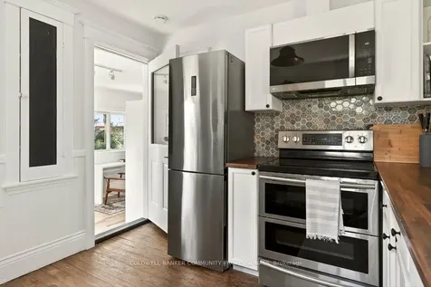 151 Tragina Avenue N Hamilton ON L8H 5C7