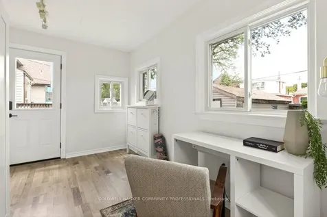 151 Tragina Avenue N Hamilton ON L8H 5C7