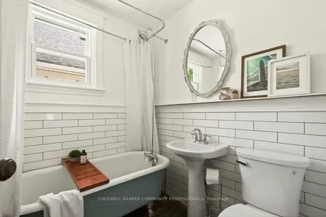 151 Tragina Avenue N Hamilton ON L8H 5C7