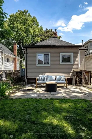 151 Tragina Avenue N Hamilton ON L8H 5C7