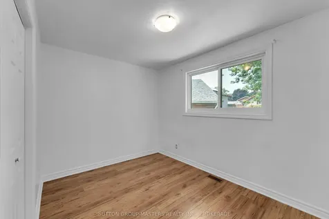 40 Crescent Drive Kingston ON K7M 4J5