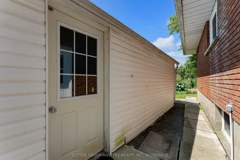 40 Crescent Drive Kingston ON K7M 4J5