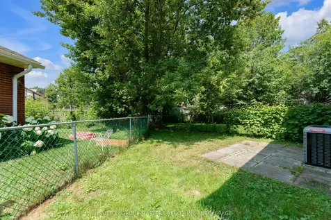 40 Crescent Drive Kingston ON K7M 4J5