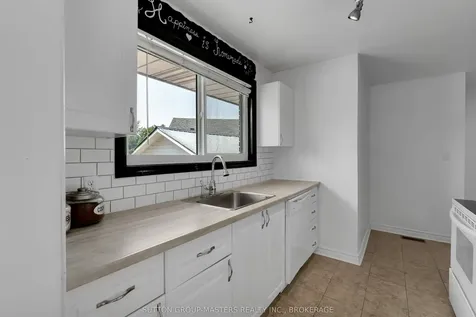 40 Crescent Drive Kingston ON K7M 4J5