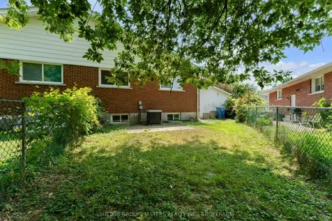 40 Crescent Drive Kingston ON K7M 4J5