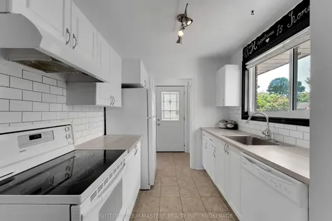 40 Crescent Drive Kingston ON K7M 4J5