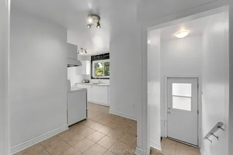40 Crescent Drive Kingston ON K7M 4J5