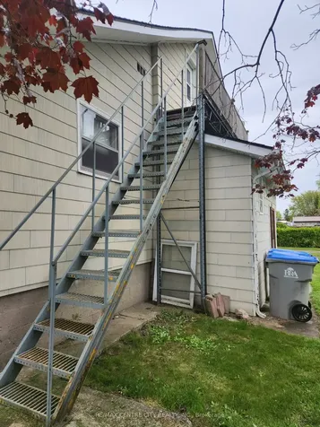 30 Queen Street Strathroy-caradoc ON N7G 2H7