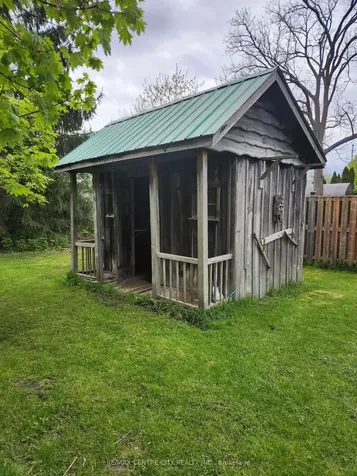 30 Queen Street Strathroy-caradoc ON N7G 2H7