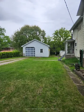 30 Queen Street Strathroy-caradoc ON N7G 2H7
