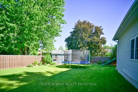 251 Front Street E Strathroy-caradoc ON N7G 1Z2
