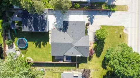 251 Front Street E Strathroy-caradoc ON N7G 1Z2