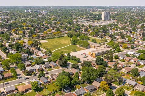 99 Sunning Hill Avenue Hamilton ON L8T 1C1