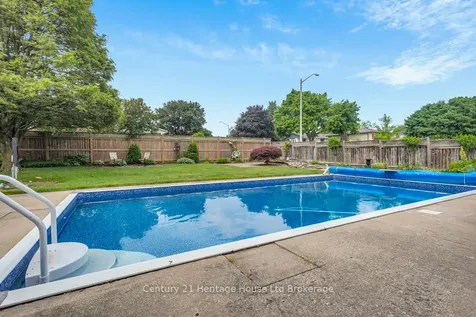 233 Diefenbaker Drive Woodstock ON N4S 8K1