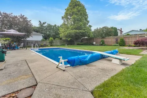 233 Diefenbaker Drive Woodstock ON N4S 8K1