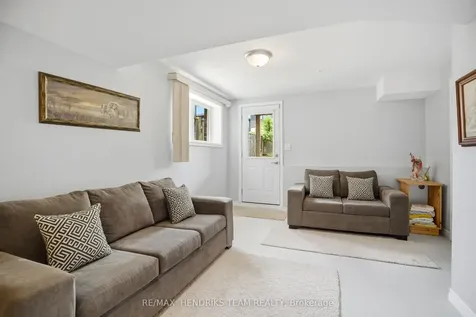 6346 Shapton Crescent Niagara Falls ON L2H 0L9