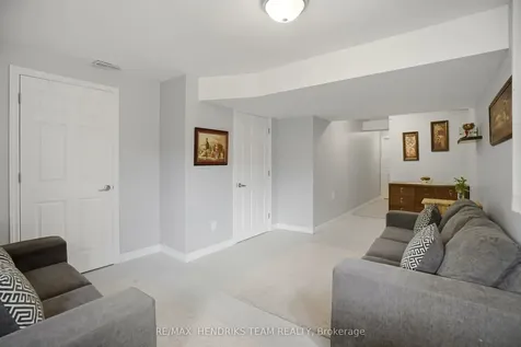 6346 Shapton Crescent Niagara Falls ON L2H 0L9