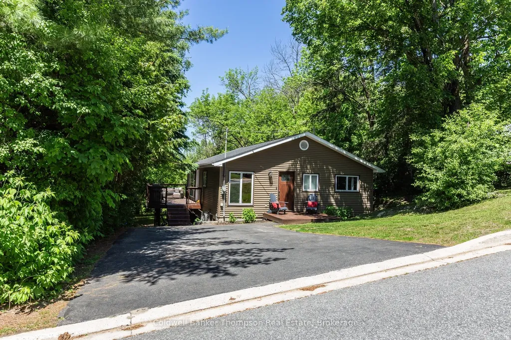 6 Johanna Street Huntsville ON P1H 1V5