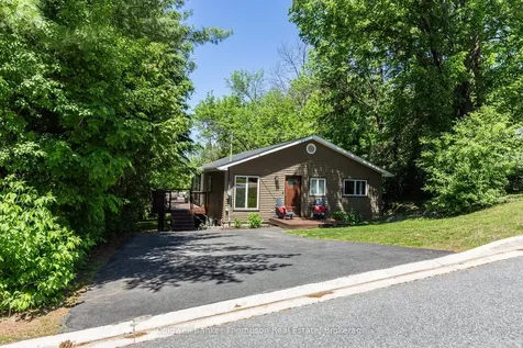 6 Johanna Street Huntsville ON P1H 1V5