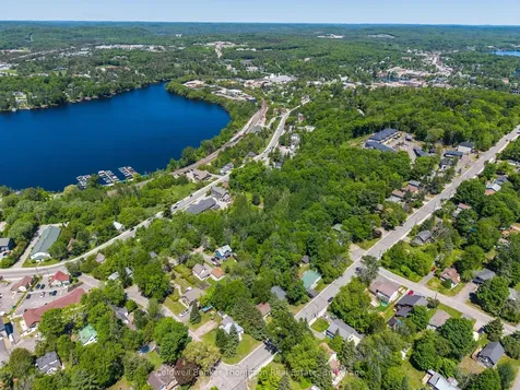 6 Johanna Street Huntsville ON P1H 1V5