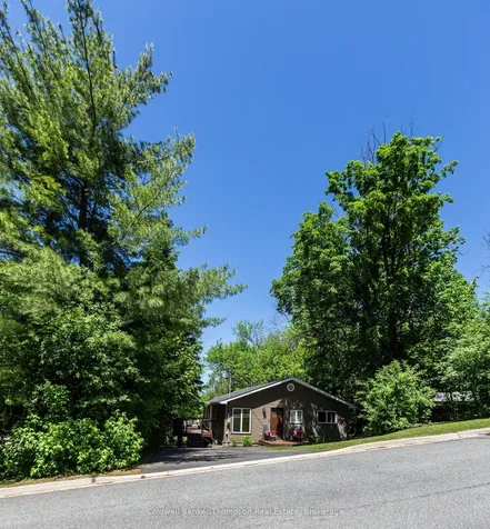 6 Johanna Street Huntsville ON P1H 1V5