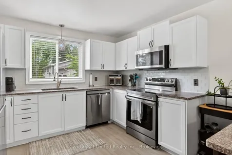 12 Emily Court Kawartha Lakes ON K0L 2W0