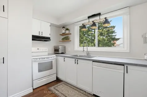9 Lafayette Drive St. Catharines ON L2N 6C1