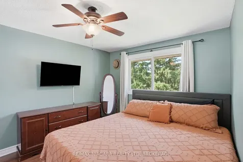 9 Lafayette Drive St. Catharines ON L2N 6C1