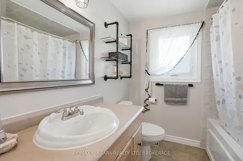 9 Lafayette Drive St. Catharines ON L2N 6C1