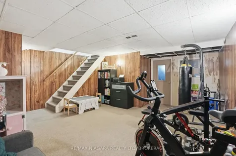9 Lafayette Drive St. Catharines ON L2N 6C1