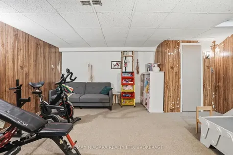 9 Lafayette Drive St. Catharines ON L2N 6C1