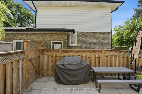 9 Lafayette Drive St. Catharines ON L2N 6C1