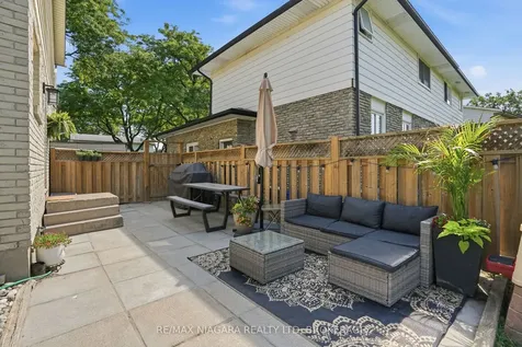 9 Lafayette Drive St. Catharines ON L2N 6C1