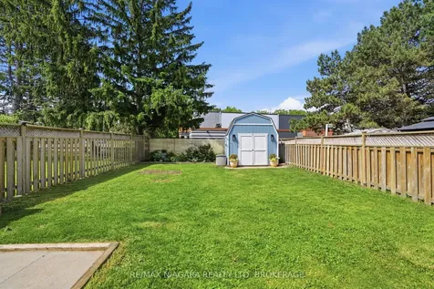 9 Lafayette Drive St. Catharines ON L2N 6C1