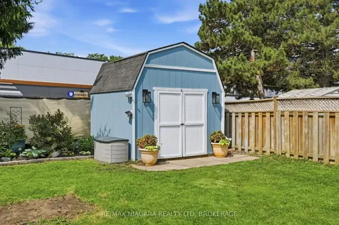 9 Lafayette Drive St. Catharines ON L2N 6C1