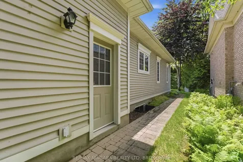 34 Sculler's Way St. Catharines ON L2N 7T1