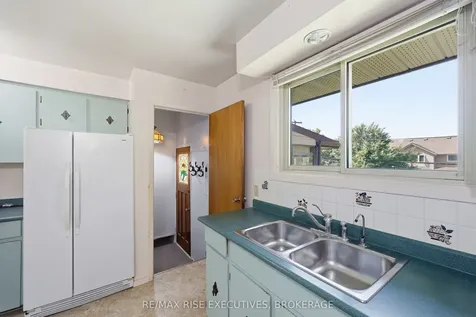 1055 Lincoln Drive Kingston ON K7M 4Z3
