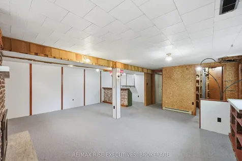 1055 Lincoln Drive Kingston ON K7M 4Z3