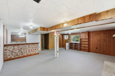 1055 Lincoln Drive Kingston ON K7M 4Z3