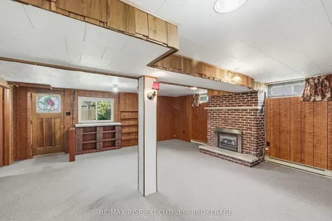 1055 Lincoln Drive Kingston ON K7M 4Z3
