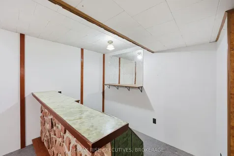 1055 Lincoln Drive Kingston ON K7M 4Z3