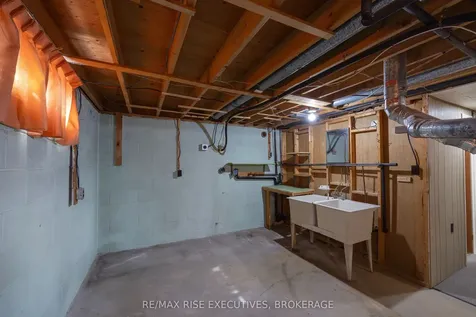 1055 Lincoln Drive Kingston ON K7M 4Z3