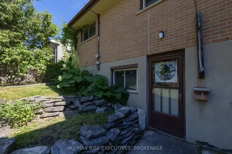 1055 Lincoln Drive Kingston ON K7M 4Z3