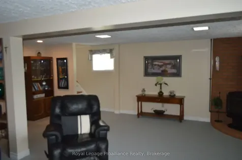 9 Austin Street Quinte West ON K8V 1Z2